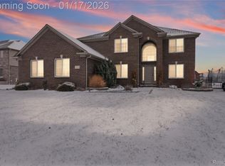 32363 Adam Brown Dr, Rockwood, MI 48173