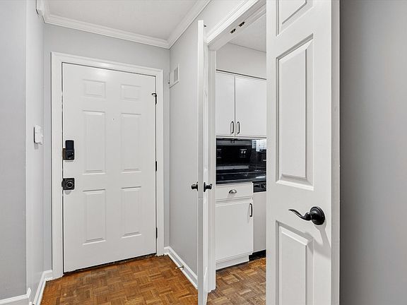 5th image of 254 Lombardy Pl Unit 254