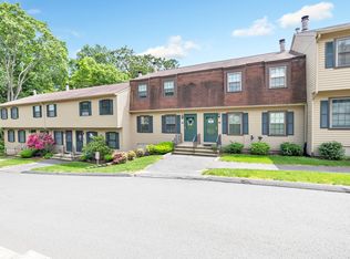 121 Village Ln #121, Branford, CT 06405