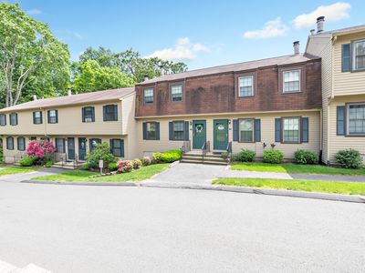 121 Village Lane #121, Branford, CT, 06405
