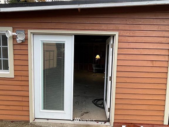 3rd image of 11440 Gardner Ct SE