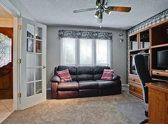 3rd image of 1821 Trowbridge St