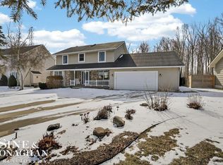 745 Victorian Woods Ct, Marysville, MI