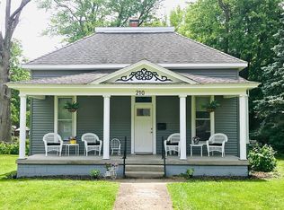210 E Main St, Moweaqua, IL 62550