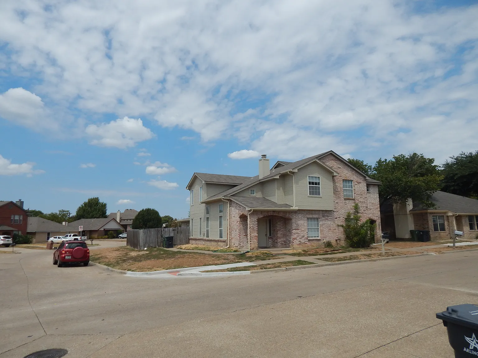 3 bed, 1591 sqft, $1,900 — Photo 2