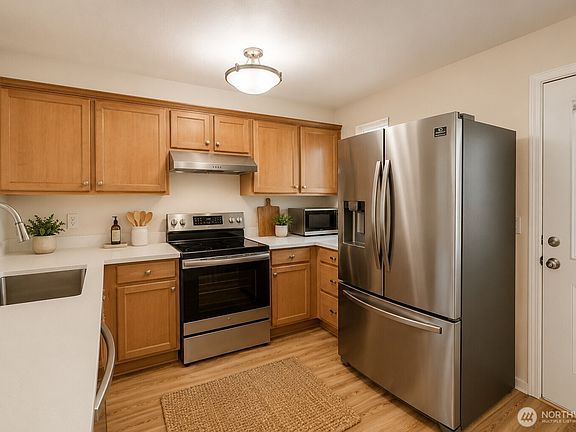 4th image of 7710 Chicago Court S