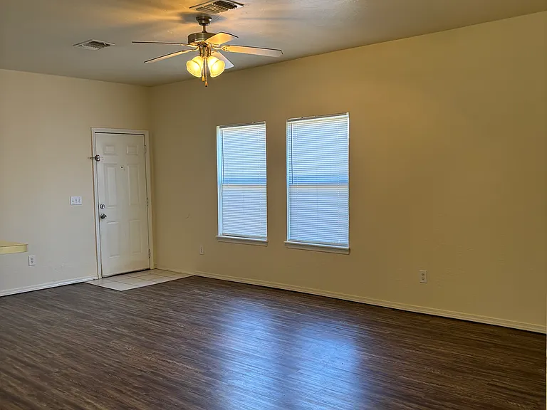1732 Riviera Ln #1732 — Photo 5