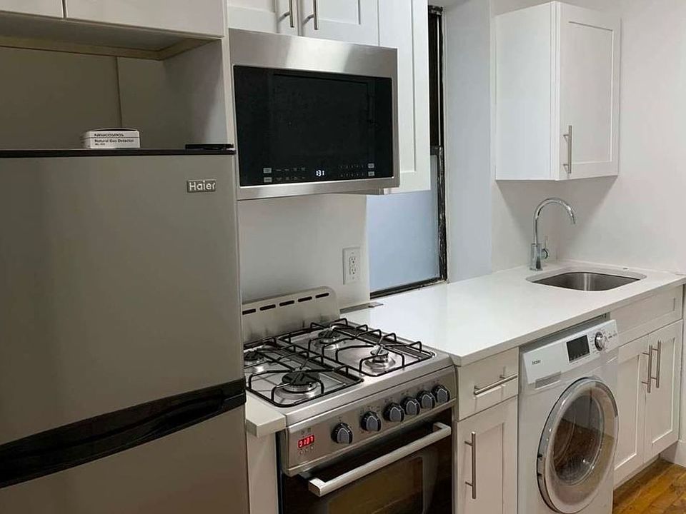 1st image of 139 E 110th St #44