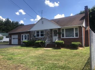 16 W Mechanic St, Corinth, NY 12822