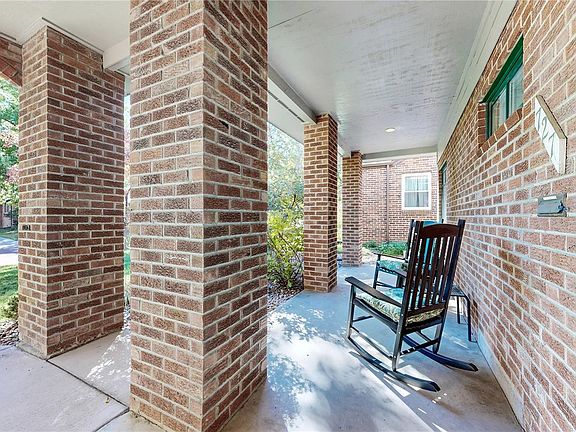 5th image of 727 Fairfax Street