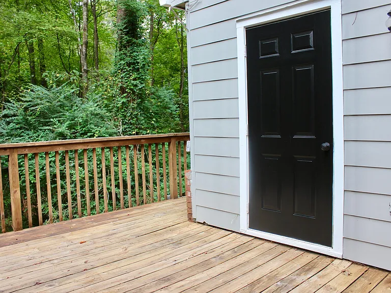 Private Back Deck Overlooking Woods