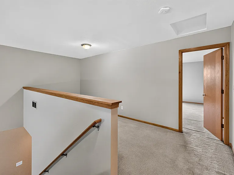 1110 Rose Dr — Photo 17