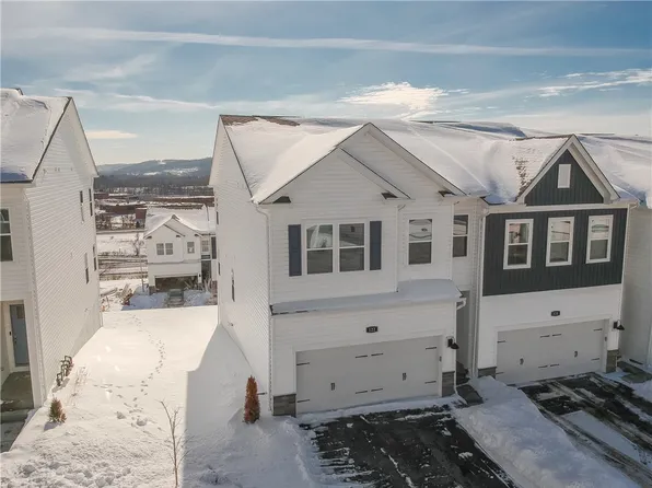 122 Scotland Ln, Harmony, PA 16037