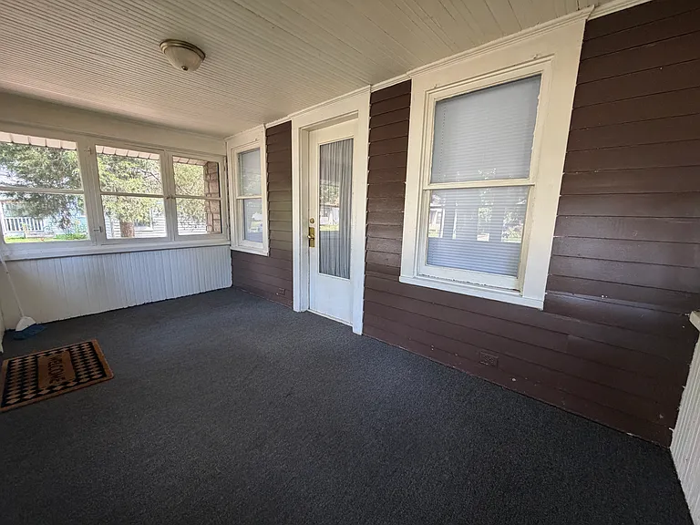 1306 S 31st St — Photo 2