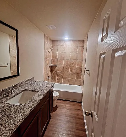 512 Raymond St #B — Photo 17