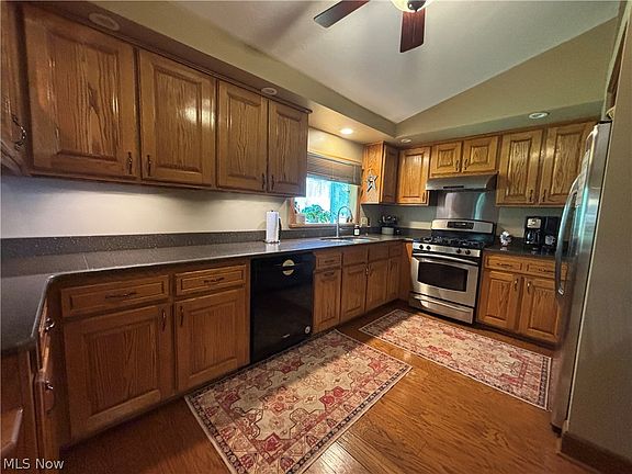 4th image of 385 Cochran Rd