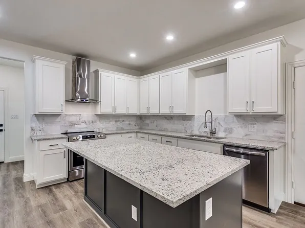 1015 Stella St, Fort Worth, TX 76104