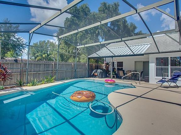 4th image of 67 Bexley Blvd #1