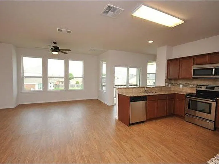 Muirfield Townhomes — Photo 8