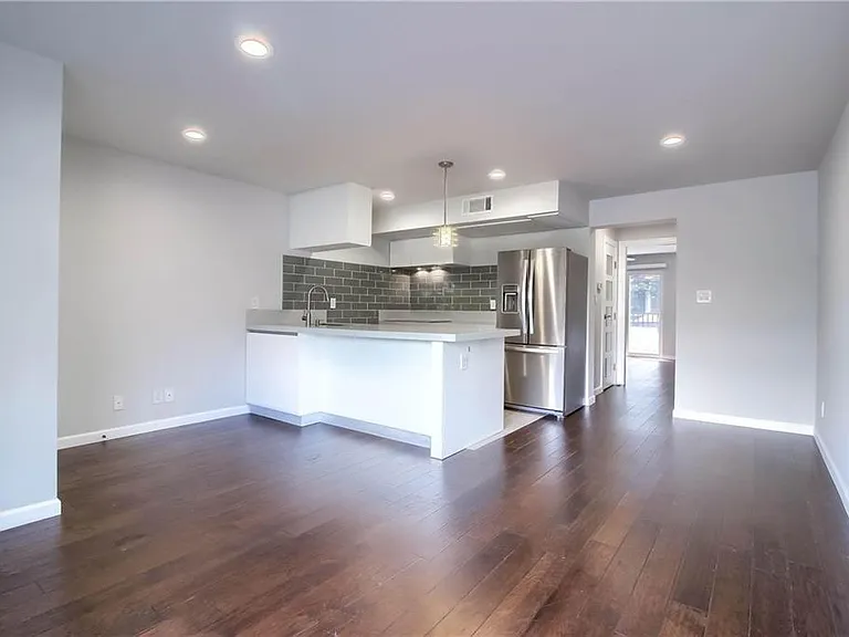 3110 Red River St #210 — Photo 8