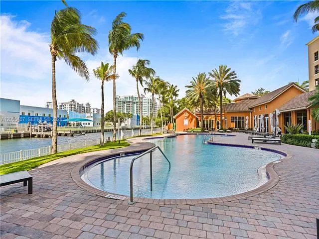 3 bed, 2.5 bath, $6,500 — Photo 1