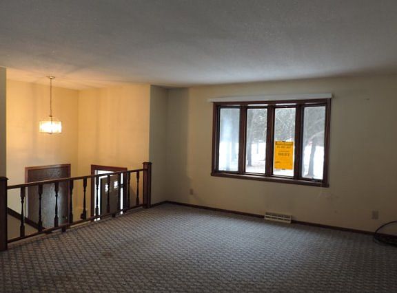 3rd image of 31228 Freeland Ave