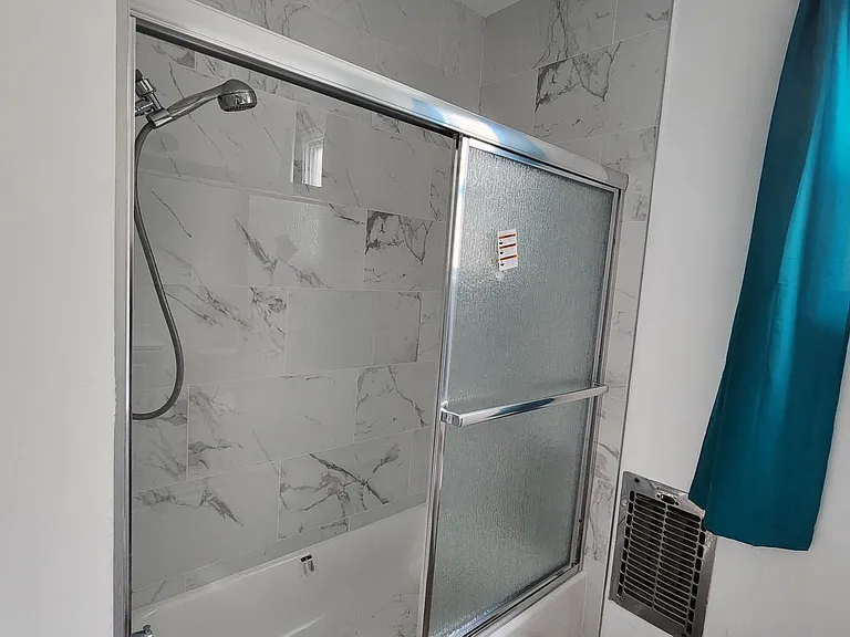 4848 Elmwood Ave #3 — Photo 9