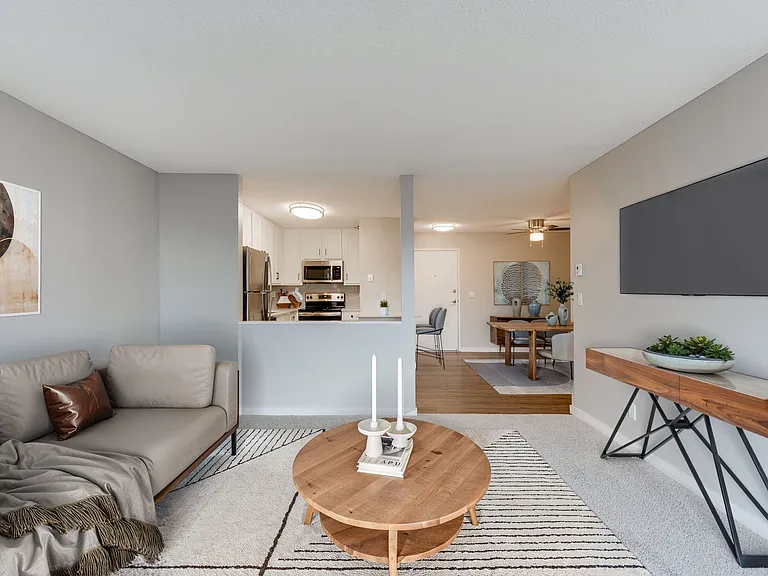 Minnetonka - 1 Bed / 1 Bath - 728 Sq.Ft.