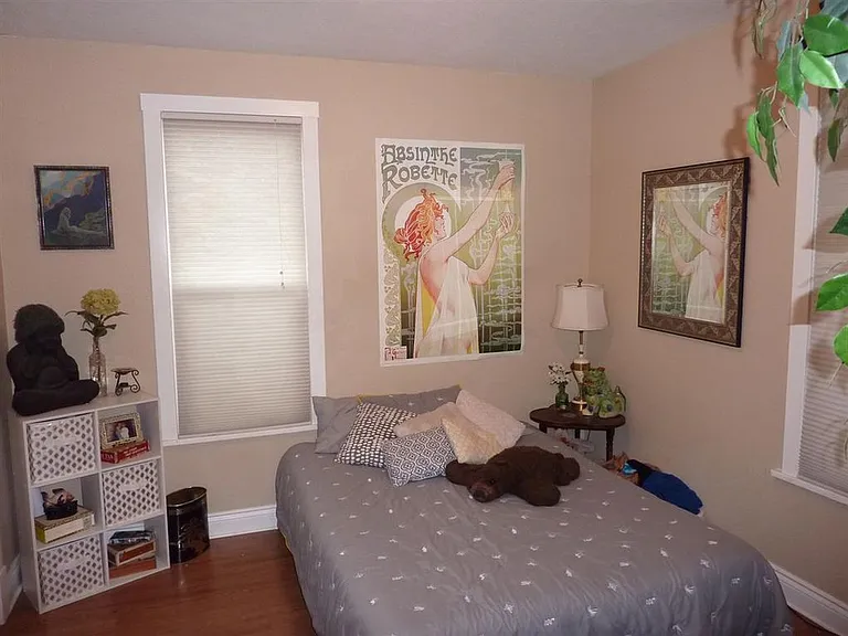 808 E Illinois Ave — Photo 5