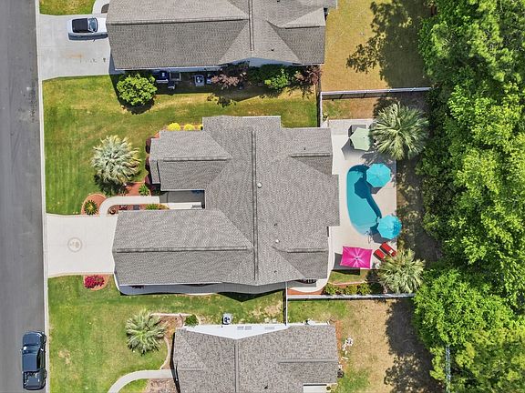 2nd image of 413 Westham Dr.