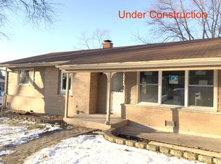 1238 Springdale Ln, Elk Grove Village, IL 60007