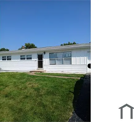 4 bed, 1100 sqft, $2,400 — Photo 2