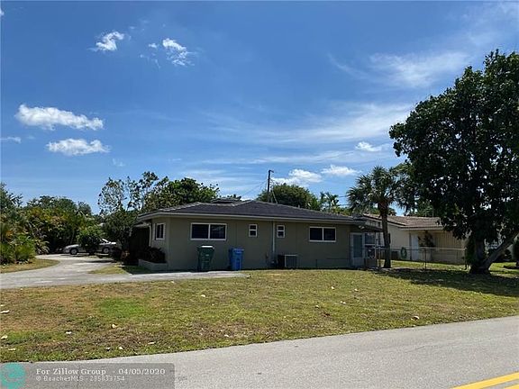 2nd image of 1620 NE 45th St