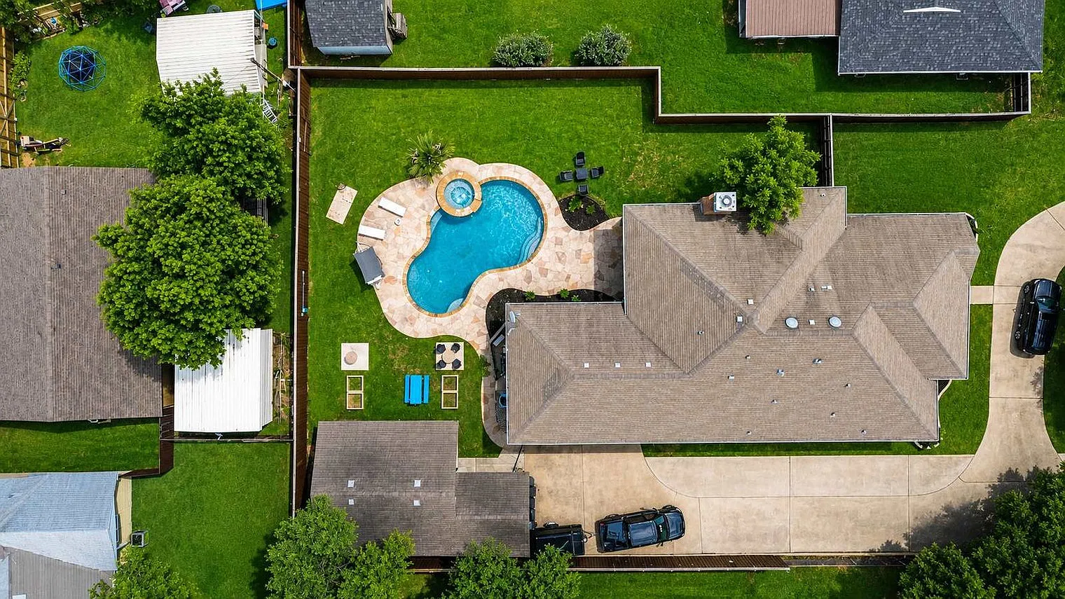 5 bed, 3.0 bath, 2637 sqft, $8,491 — Photo 4