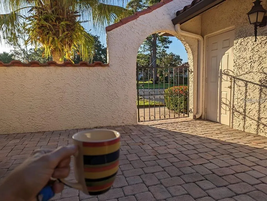 2 bed, 2.0 bath, 2154 sqft, $2,600 — Photo 4