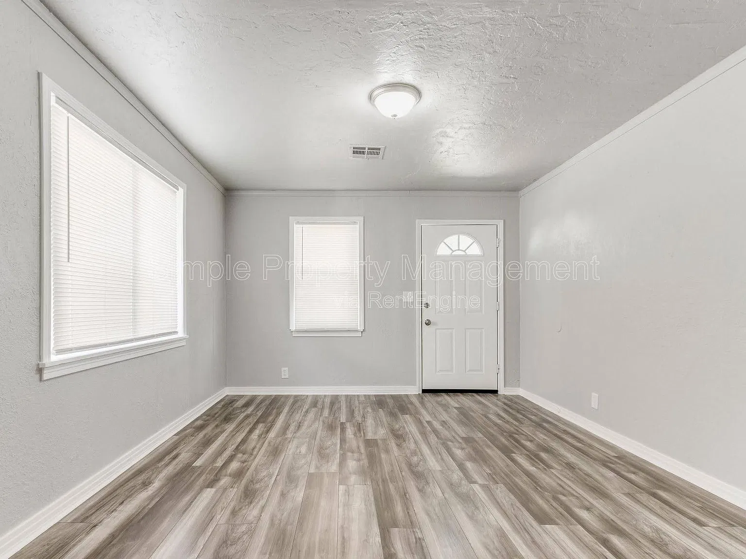 3 bed, 1.0 bath, 1152 sqft, $1,295 — Photo 2