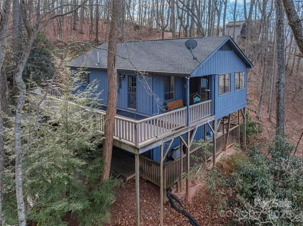 1392 Mount Chalet Rd, Canton, NC 28716