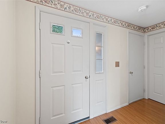3rd image of 9578 E Idlewood Dr
