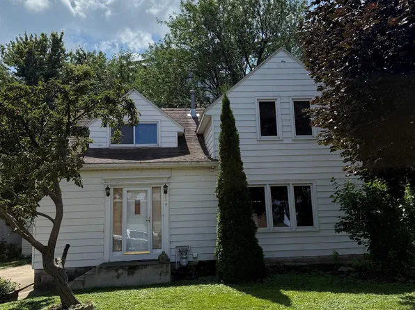 209 W Grace St, Cleghorn, IA 51014