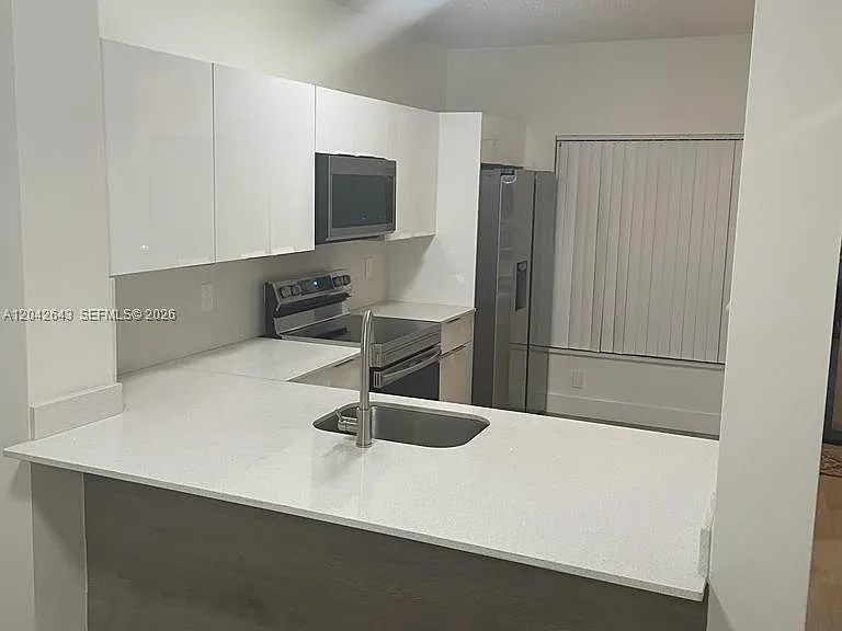 726 SW 122nd Ave #726 — Photo 6