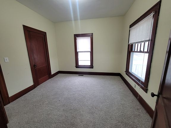 3rd image of 1014 N Olive St