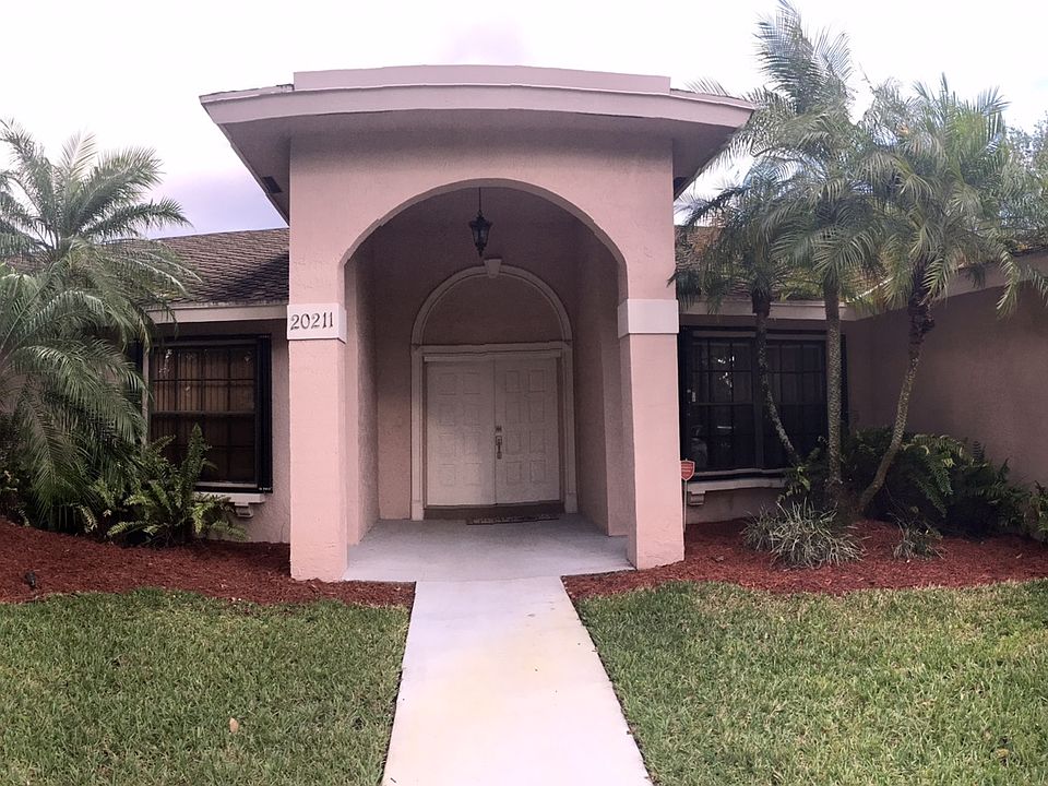 1st image of 20211 NW 8th St