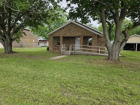 2nd image of 7498 State Highway 175