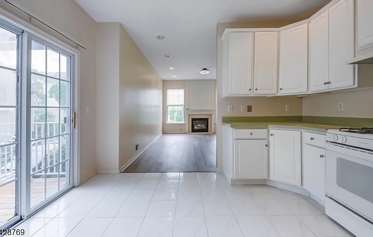 60 Brock Ln — Photo 13