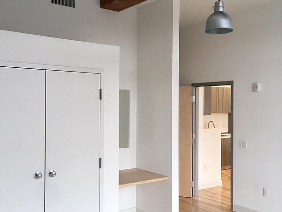 5th image of 55 Cromwell St APT 311