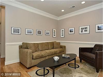 Living Room w/ chair rail and crown moulding