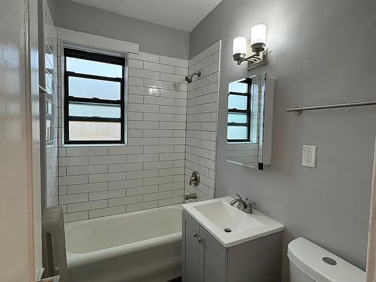 605 Hinman — Photo 66