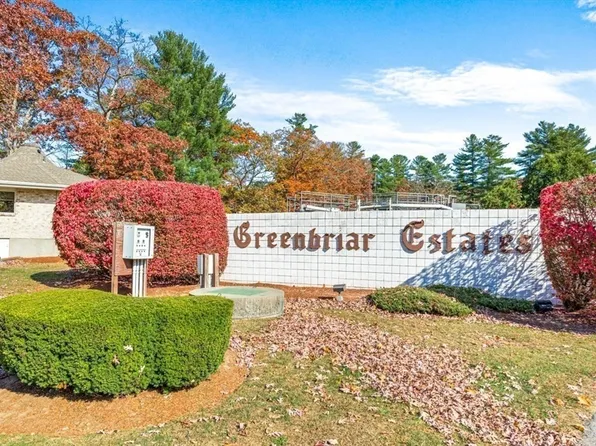 2 Greenbriar Dr APT 203, North Reading, MA 01864