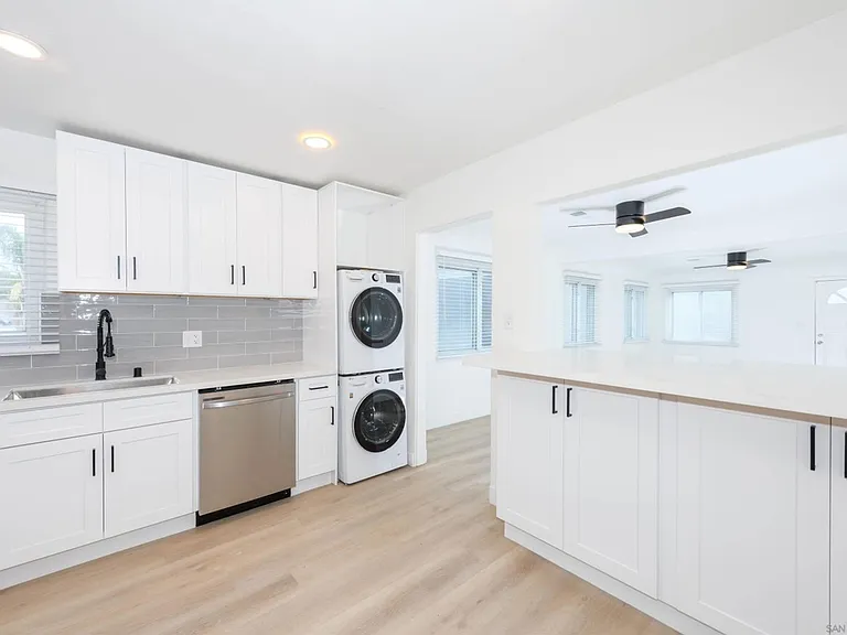 2519 Columbia Street — Photo 21