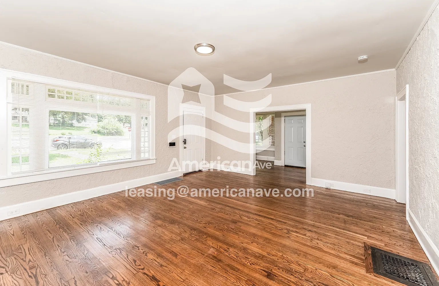 3 bed, 1.0 bath, 1684 sqft, $1,297 — Photo 3
